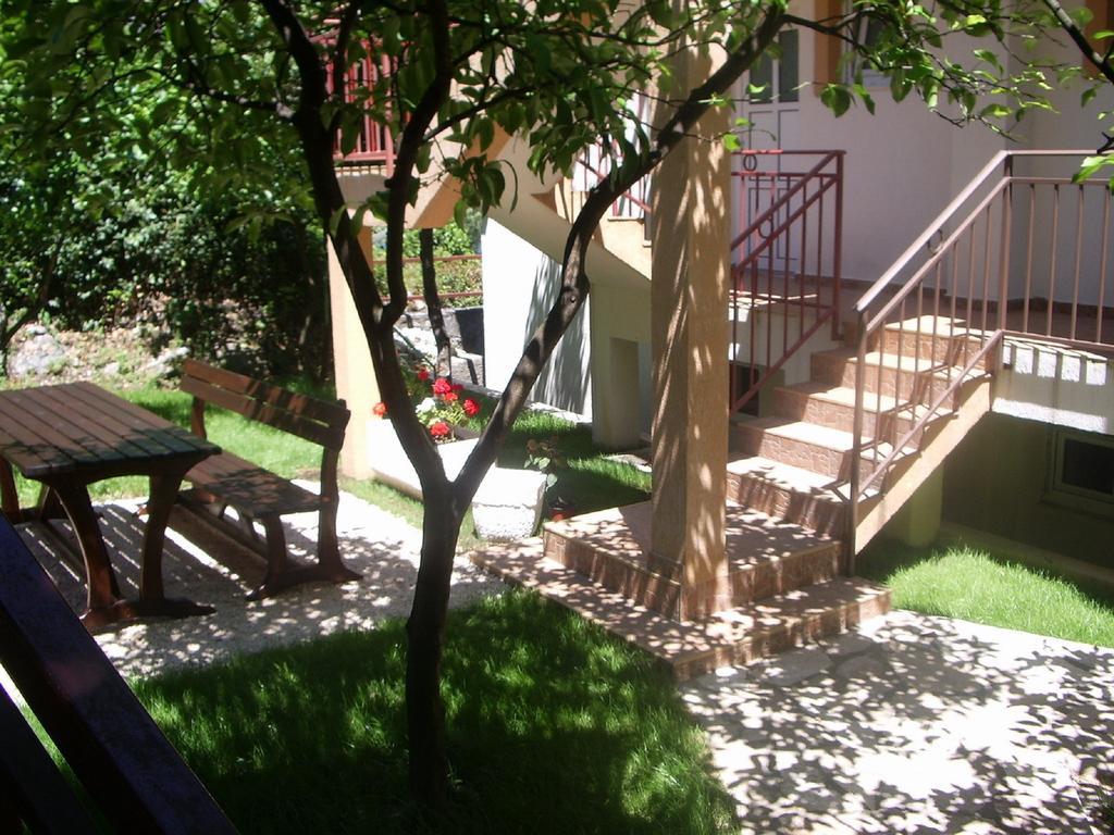 Apartmani Stanovcic Donji Morinj Exterior foto