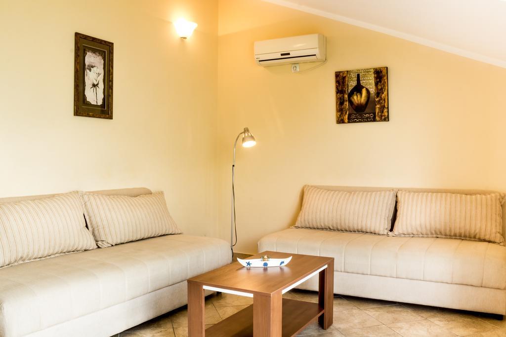 Apartmani Stanovcic Donji Morinj Exterior foto